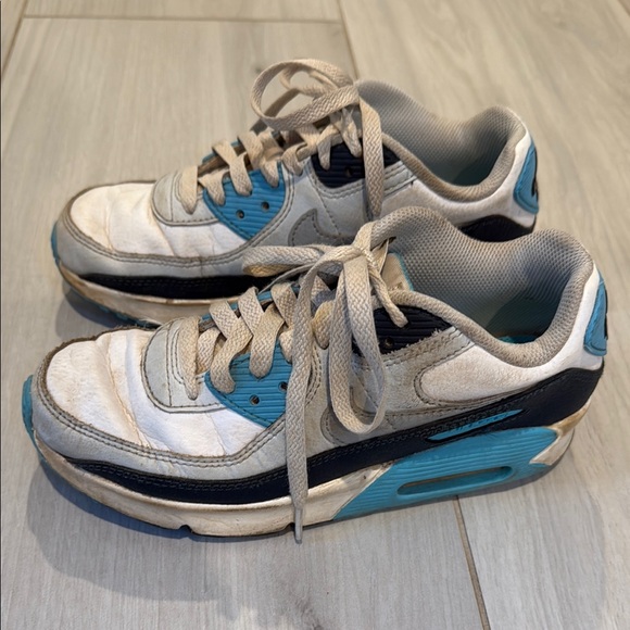 Nike Air Max White and Blue Sneakers, size 3.5 youth - Picture 3 of 7